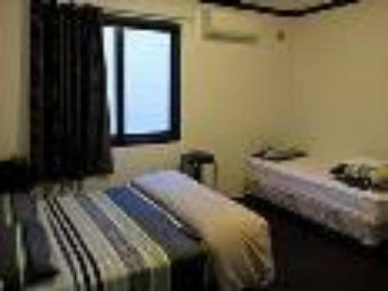 Eagles Nest Backpackers Hostel Хамилтън Екстериор снимка